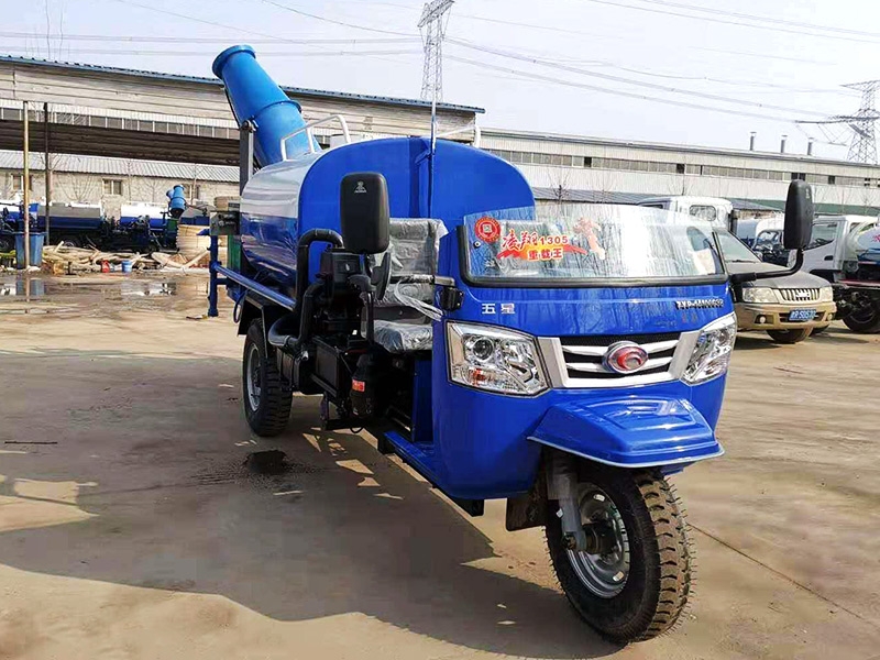 灑水（shuǐ）車